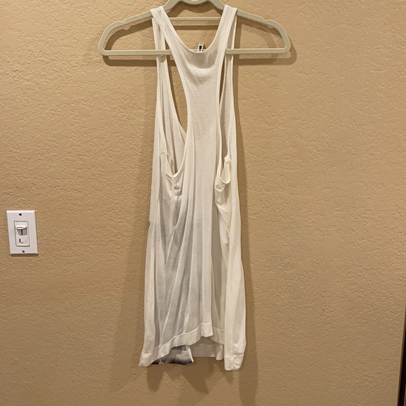 Long Tank with Giraffe Print - Picture 3 of 5